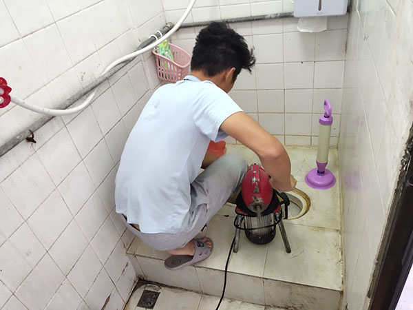 昌邑肥皂掉到马桶里把马桶堵住了怎么办？马桶堵住了怎么办