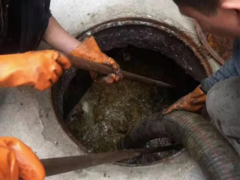 昌邑清理化粪池时如何避免沼气的危害?